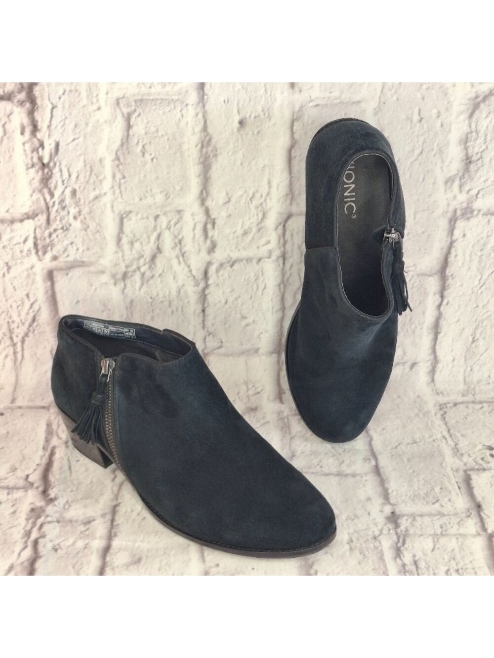 Vionic Womens Serena Boot Size 9.5 Bootie Black Suede Round Toe Zip Comfy Bootie